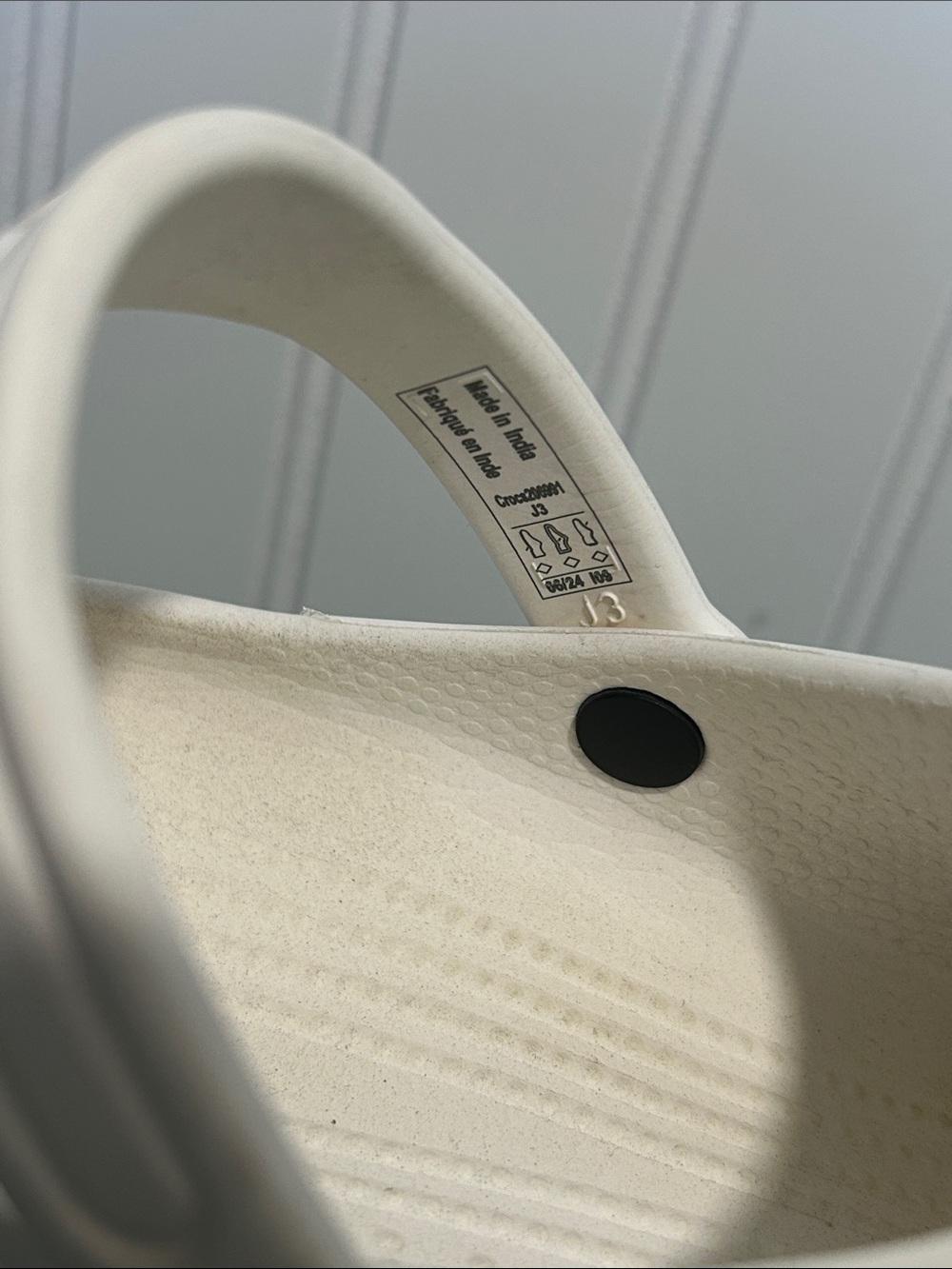 CROCS Kids White Casual Shoes Slip-On Sz: j3 - Picture 10 of 10
